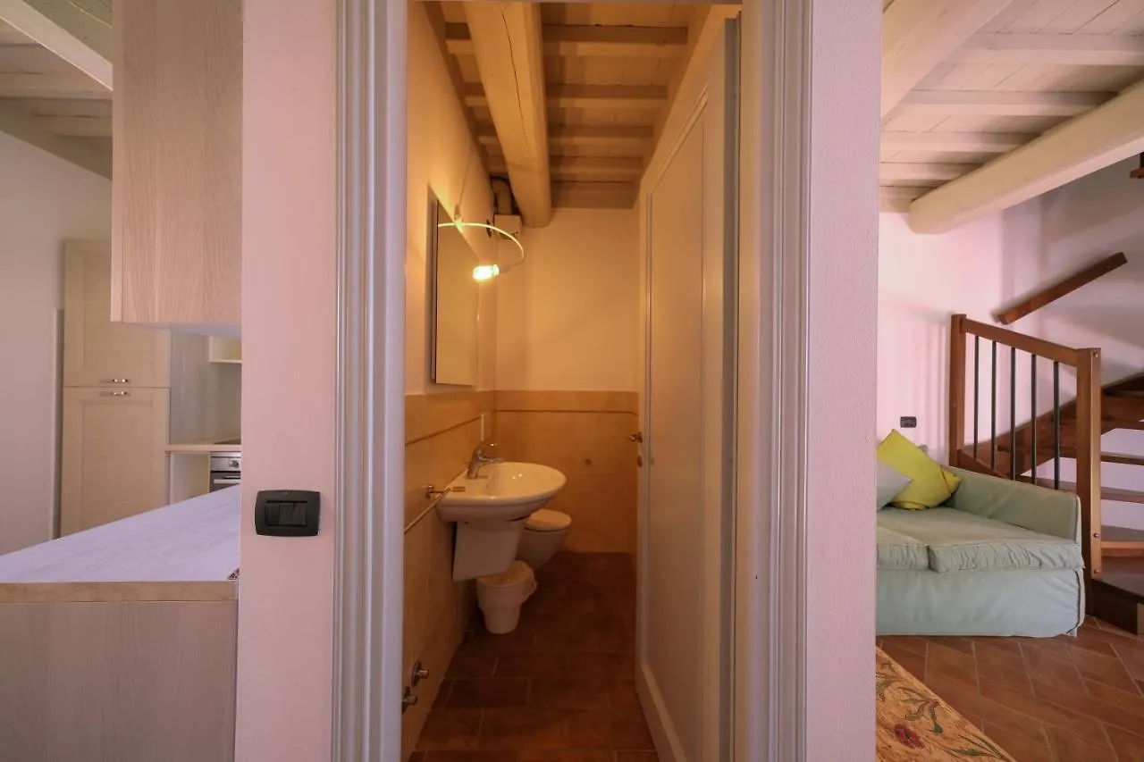 Hotel Il Poggio di San Ruffino Lari 0*,  Italia